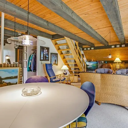 Ferienhaus Three-bedroom Holiday In