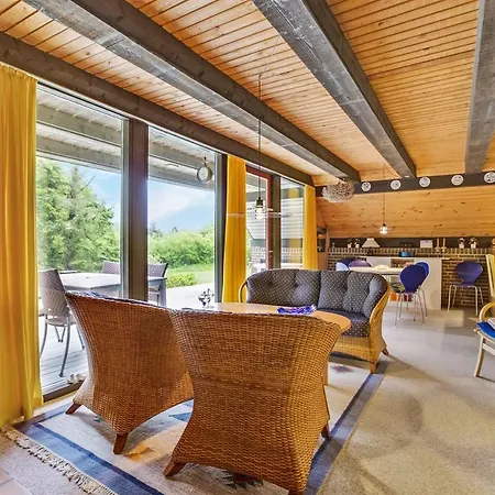 Three-bedroom Holiday In Ferienhaus *