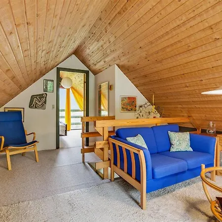 Three-bedroom Holiday In * Fur