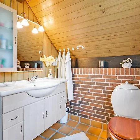Three-bedroom Holiday In Fur